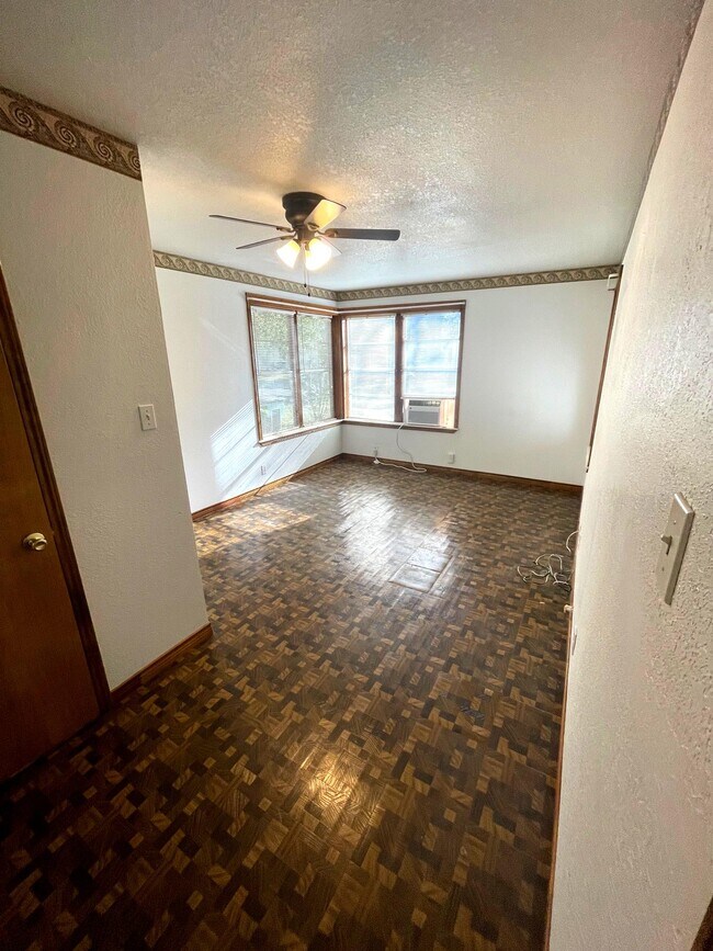 Building Photo - 1406 N 2nd St