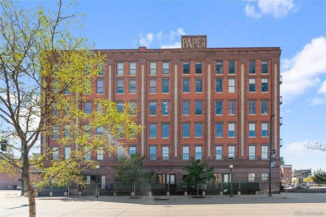 Building Photo - 1 BED 1 BATH 2 PARKING SPOTS ACROSS FROM ROCKIE'S STADIUM!