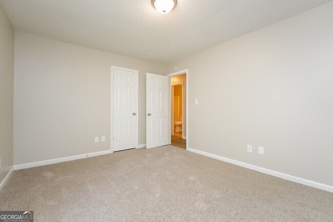 Building Photo - 7127 Hazelwood Dr