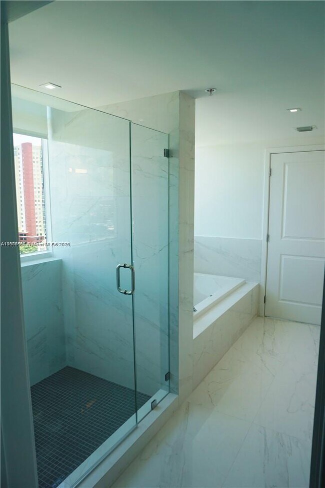 Building Photo - 400 Sunny Isles Blvd