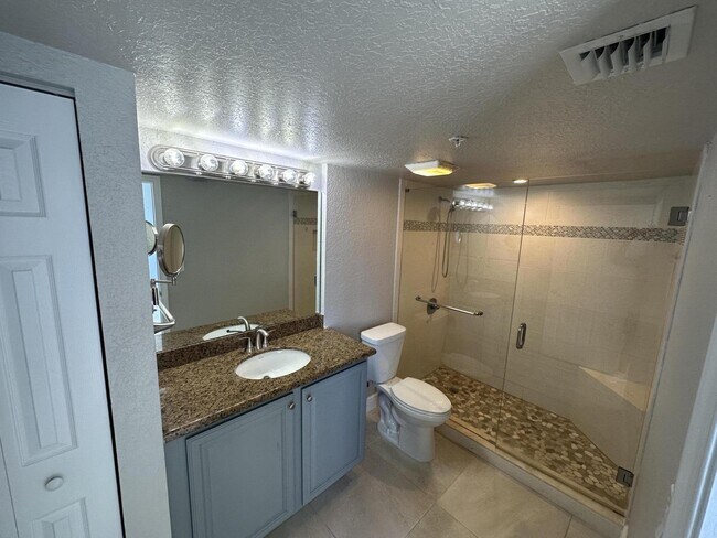 Building Photo - 1801 N Flagler Dr
