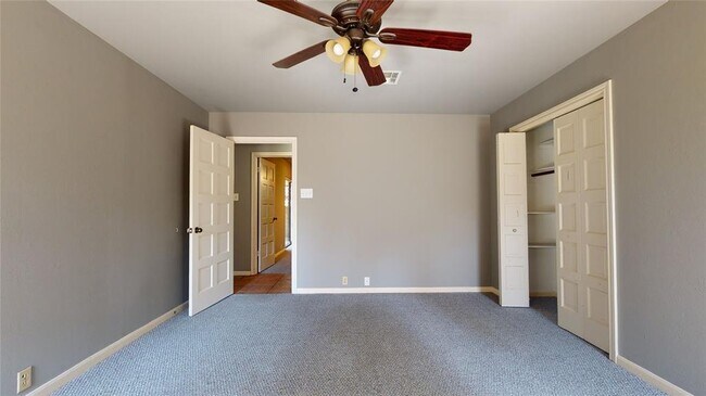 Building Photo - 12618 Misty Valley Dr