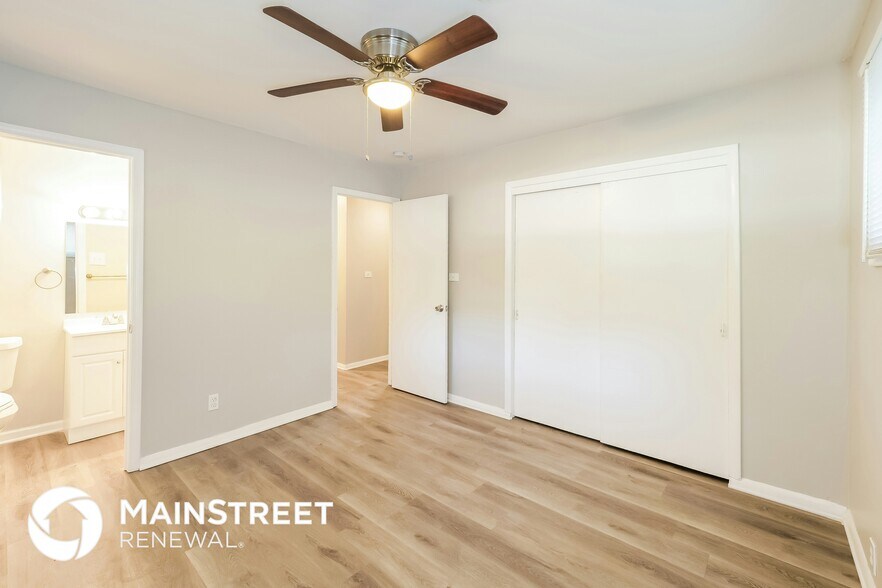 Building Photo - 7810 E 112th St