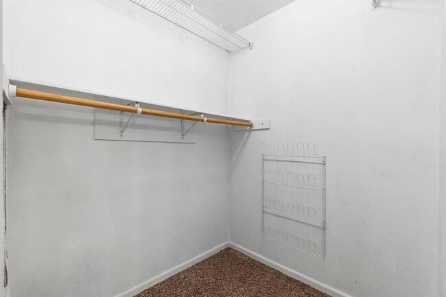 Building Photo - 719 Shenandoah Dr