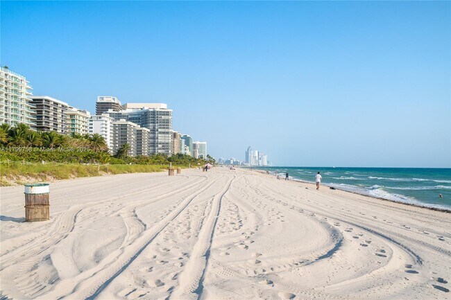 Building Photo - 9349 Collins Ave
