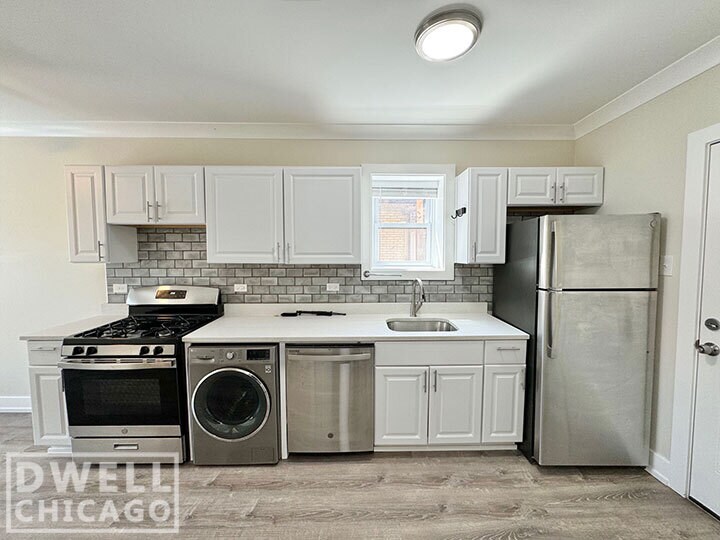 Primary Photo - 2125 W Giddings St