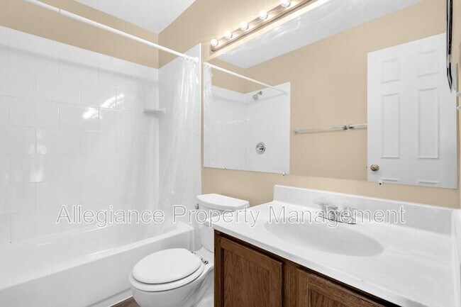 Building Photo - 5743 Burke Towne Ct