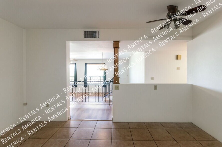 Building Photo - 3951 W Irvington Rd