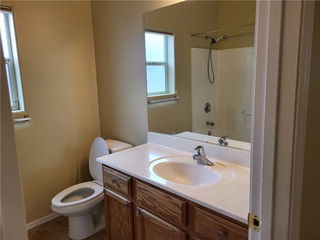 Building Photo - 2622 Discovery