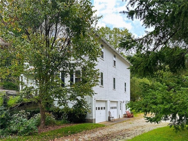 Building Photo - 15555 Munn Rd