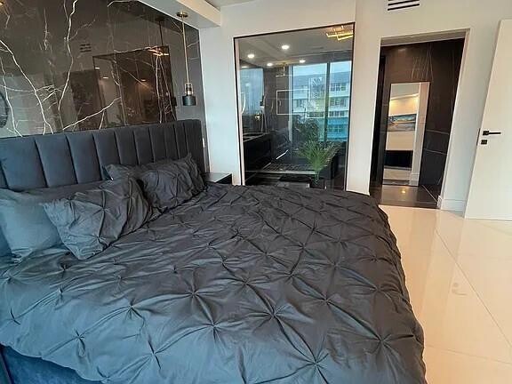 Building Photo - 1881 79th Street Causeway