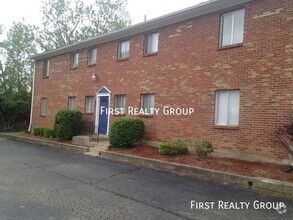 Building Photo - 2 Bedroom, 1 Bath Upstairs Apt for Rent. M...