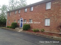 Building Photo - 2 Bedroom, 1 Bath Upstairs Apt for Rent. M...