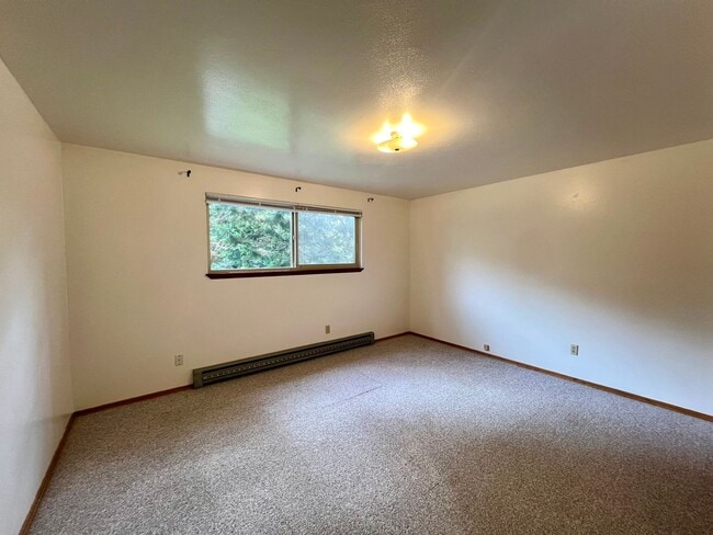 Building Photo - West Olympia Tri-Level Home