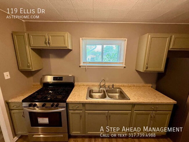 Building Photo - 119 Ellis Dr