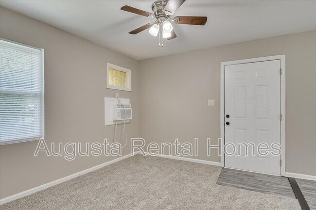 Building Photo - 320a Verdery Dr