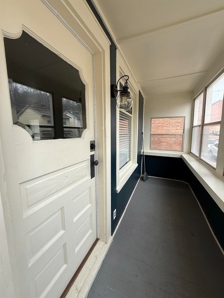 Building Photo - 328 Franklin St