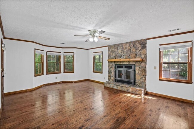 Building Photo - 1321 Timbercrest Dr