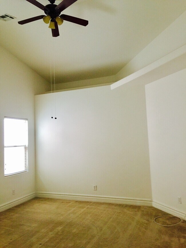 Building Photo - Lovely Rhodes Ranch Home