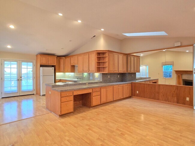 Building Photo - Single Family Home, Remodeled Inside and O...