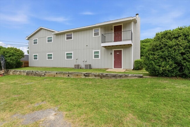 Building Photo - 401 N 7th St