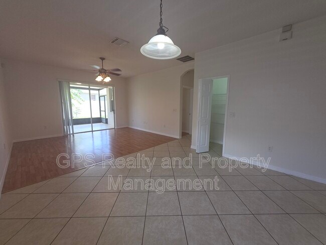 Building Photo - 117 Venetian Bay Cir