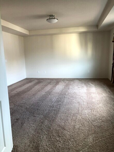 Building Photo - 5273 SW Freya Ter