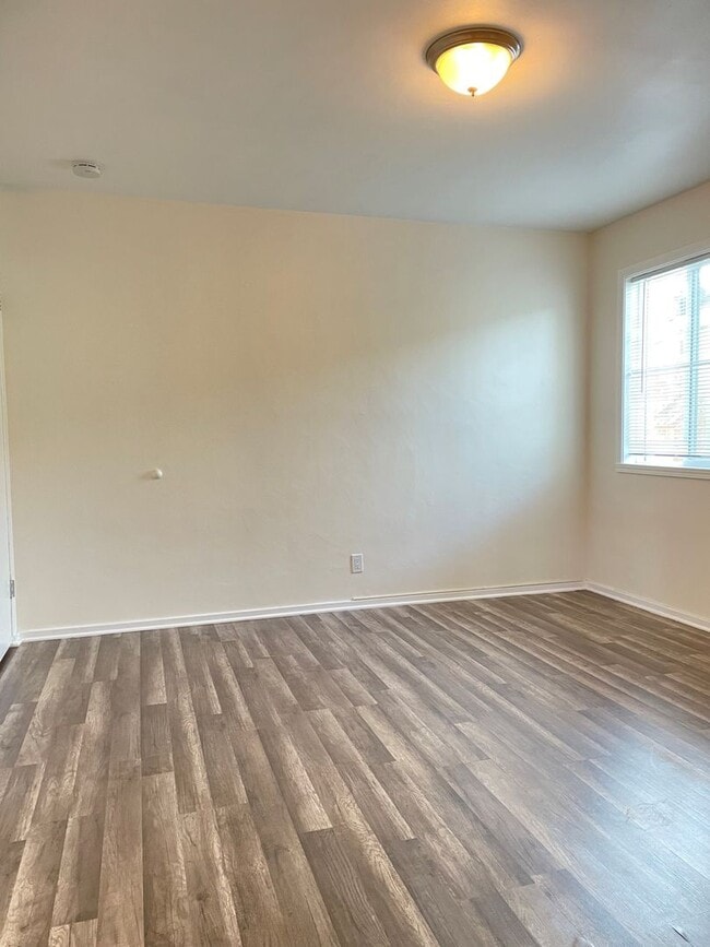 Building Photo - Coming Soon 2 Bedroom 1 Bath House