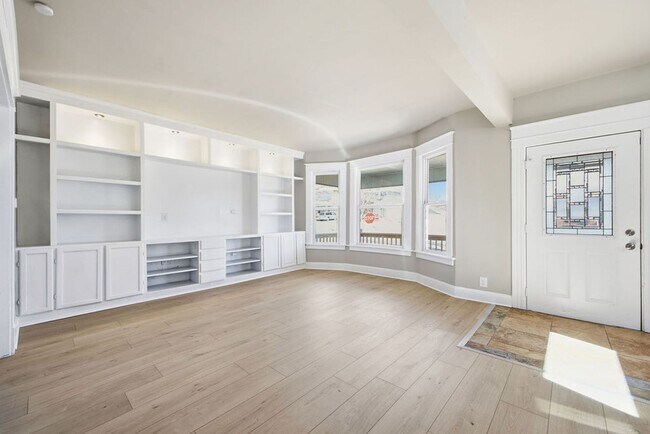 Building Photo - Spacious 4-Bedroom, 1.5-Bath Home with Plenty of Living Space!