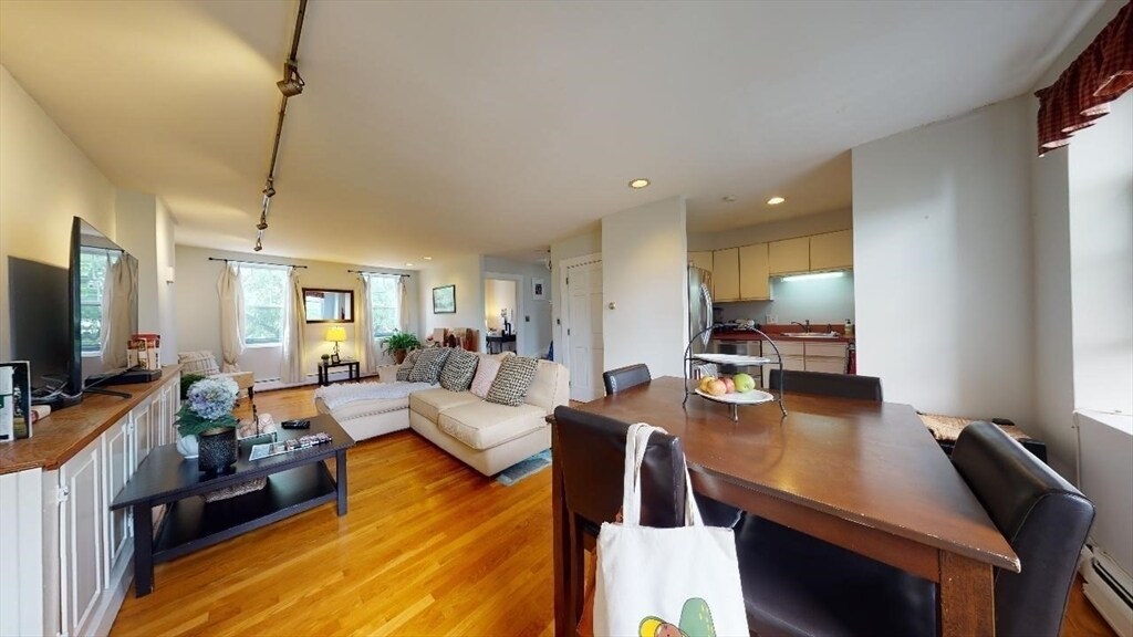 Building Photo - 408 Sumner St