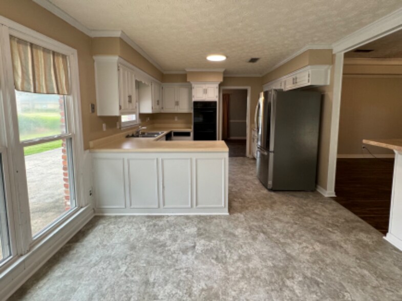 Building Photo - 107 Ledyard Dr