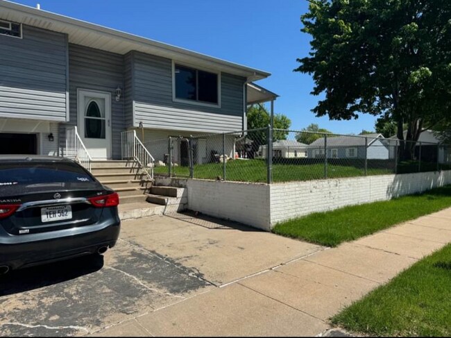 Building Photo - 3500 N 10th St