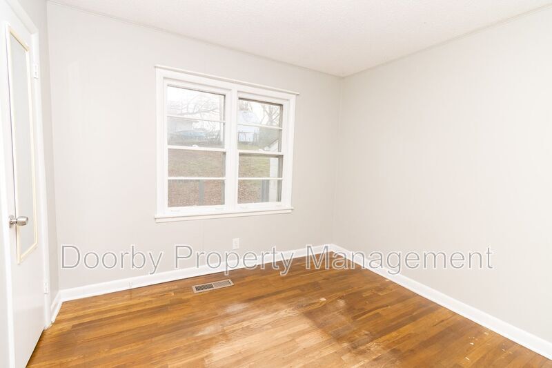 Building Photo - 4718 Hal Dr