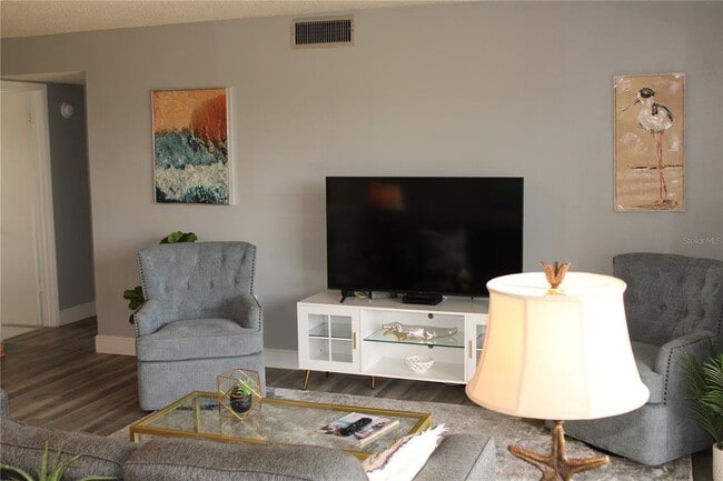 Building Photo - 4240 Ironwood Cir