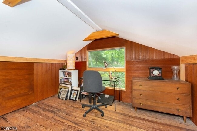 Building Photo - 37 N Rd