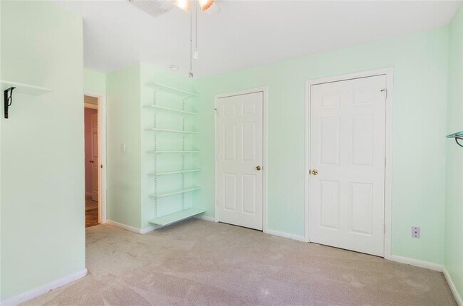 Building Photo - 10595 Royal Terrell Dr