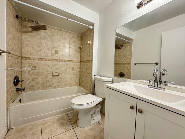 Building Photo - 9999 Summerbreeze Dr