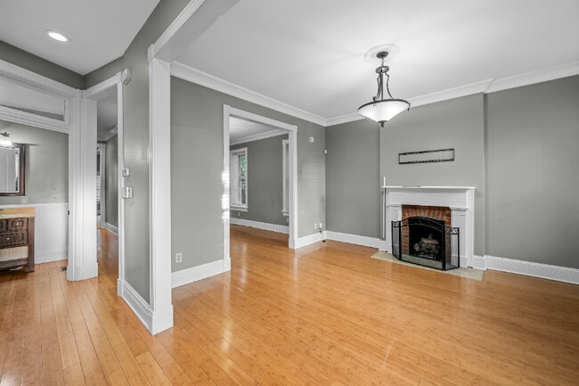 Building Photo - 2213 Missouri Ave