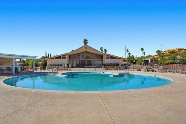 Building Photo - 10675 N Kilimanjaro Ave