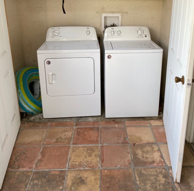 Building Photo - 4901 E Mesquite Ave