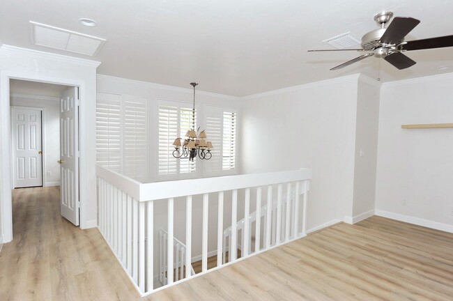 Building Photo - 3 Bedroom Townhouse - $2800/mo - ANNUAL RE...