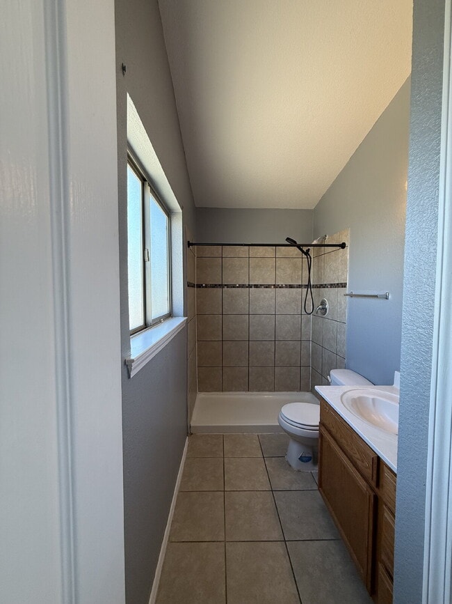 Building Photo - 14157 Tierra Delfin Dr