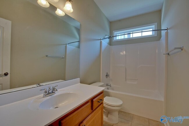 Building Photo - 112 SW Autumn Cove Dr