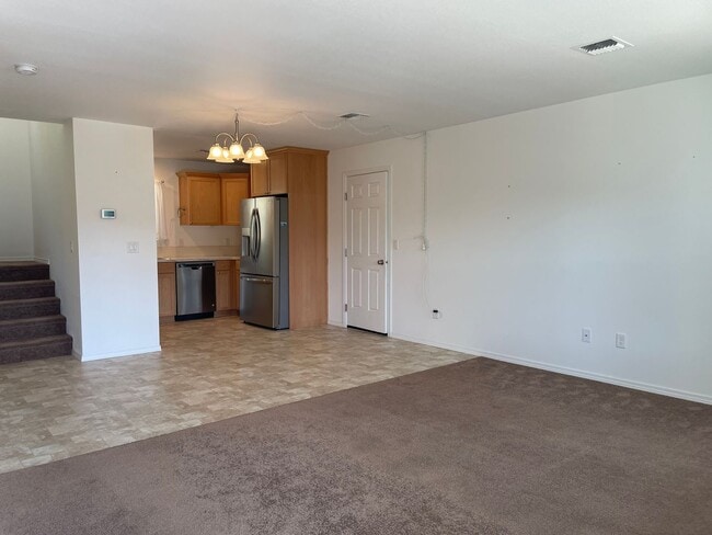 Building Photo - Beautiful 2 Bedroom 1.5 Bath 2 Story Home-...