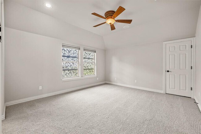 Building Photo - 4008 Sugarloaf Dr