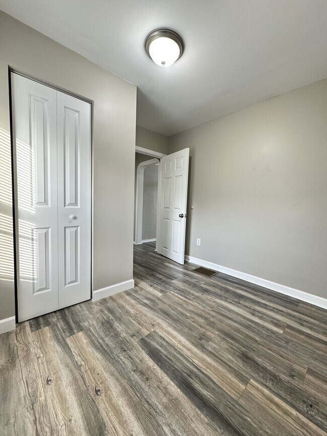 Building Photo - Beautiful updated home
