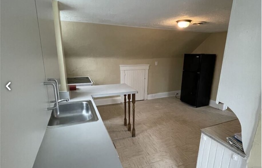 Building Photo - 7111 Elton Ave