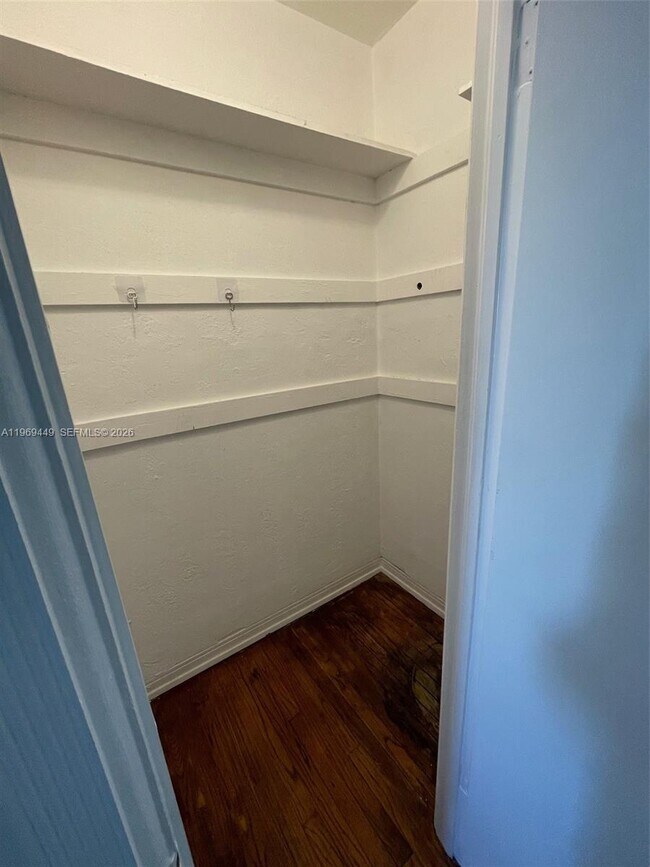 Building Photo - 6941 Bay Dr