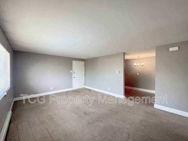 Building Photo - 1444 State Street