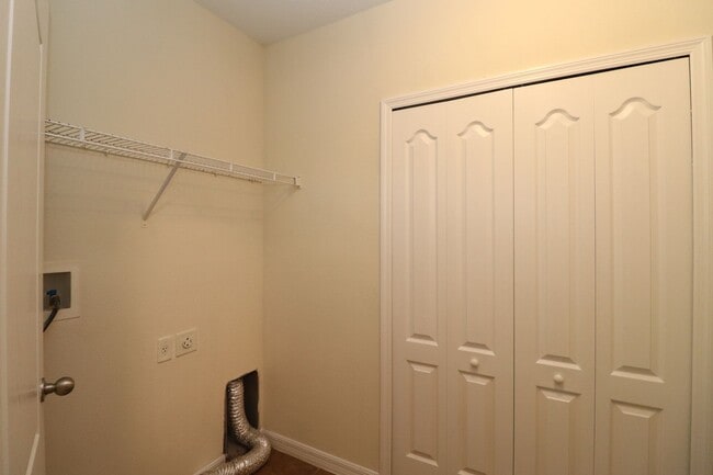 Building Photo - Easy Living 3/2/2